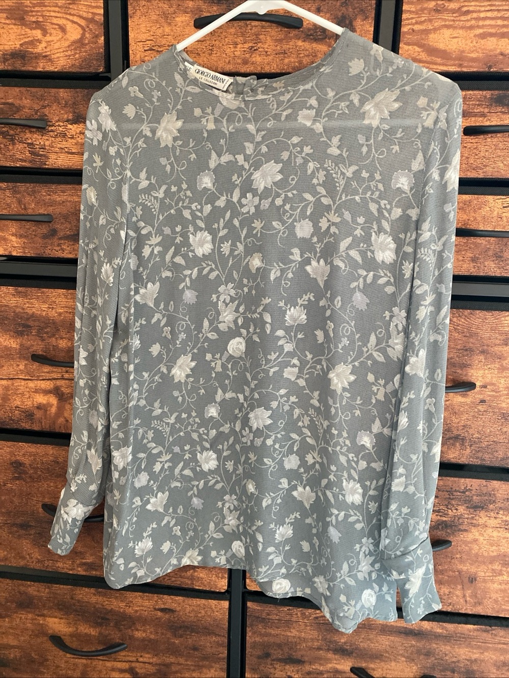 Giorgio Armani Le Collezioni Blouse Sheer Gray Floral Crepe Silk Blend Size 10